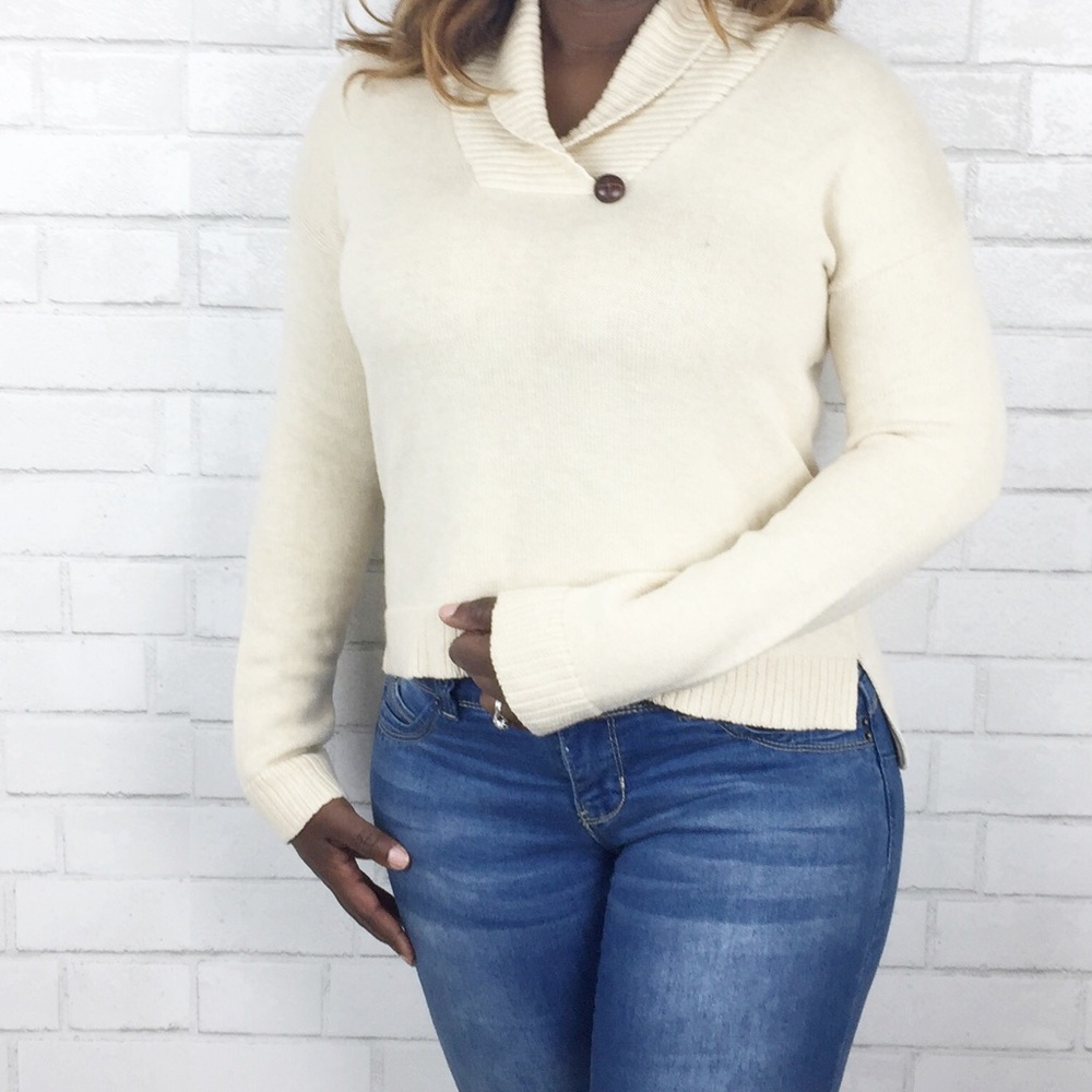 Jeanne Pierre Pull-Over Sweater. Size M